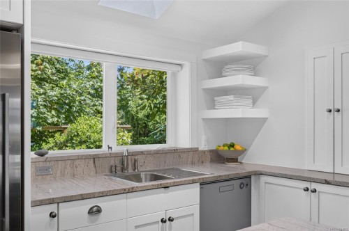 1685 Beaufort Ave, Comox, BC 