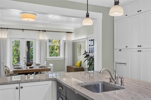 1685 Beaufort Ave, Comox, BC 