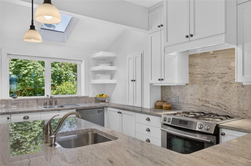 1685 Beaufort Ave, Comox, BC 
