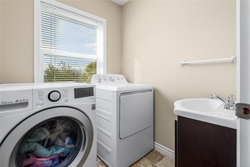 1416 Noel Ave, Comox, BC 