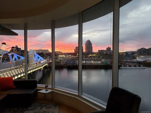 #212B-456 Pandora Ave  Victoria, BC V8W 0E3