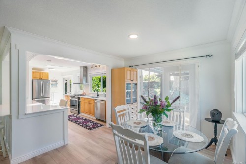 560 Eaglecrest Dr, Qualicum Beach, BC 