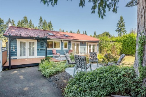 560 Eaglecrest Dr, Qualicum Beach, BC 