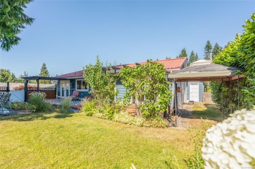 560 Eaglecrest Dr, Qualicum Beach, BC 