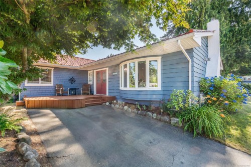 560 Eaglecrest Dr, Qualicum Beach, BC 