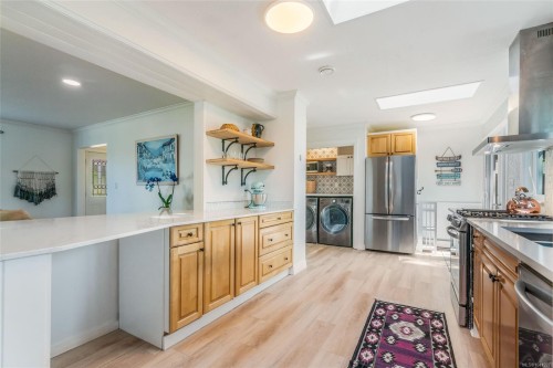 560 Eaglecrest Dr, Qualicum Beach, BC 