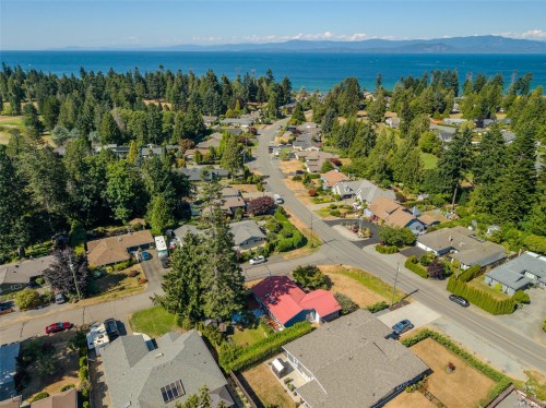 560 Eaglecrest Dr, Qualicum Beach, BC 