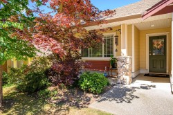 #47-2728 1st St  Courtenay, BC V9N 4A4