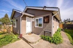 961 Greenwood St  Campbell River, BC V9W 3C2