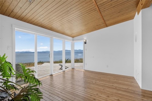343 Lazo Rd, Comox, BC 