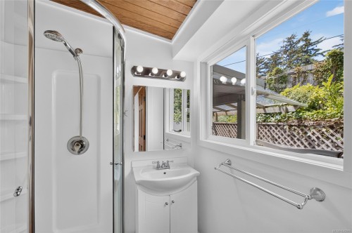 343 Lazo Rd, Comox, BC 