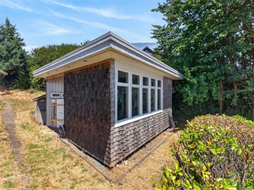 343 Lazo Rd, Comox, BC 