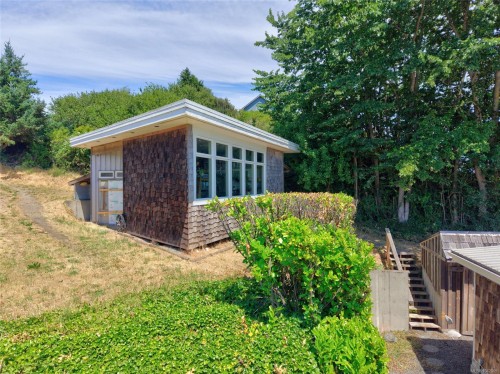 343 Lazo Rd, Comox, BC 