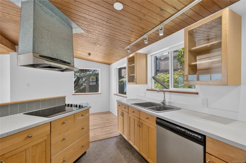343 Lazo Rd, Comox, BC 