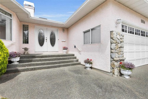 1004 Adeline Pl, Saanich, BC 