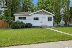 269 Iroquois STREET W Moose Jaw, SK S6H 5A8