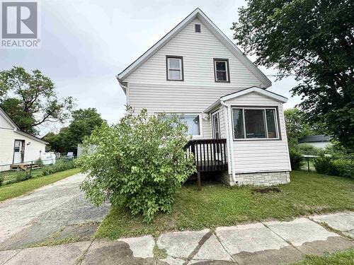 68 Lansdowne St S, Chapleau, ON 