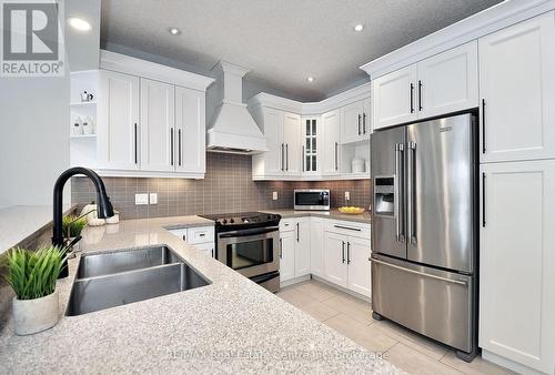 3 Lockwood Street, Cambridge, ON - Indoor Photo Showing Kitchen With Double Sink With Upgraded Kitchen