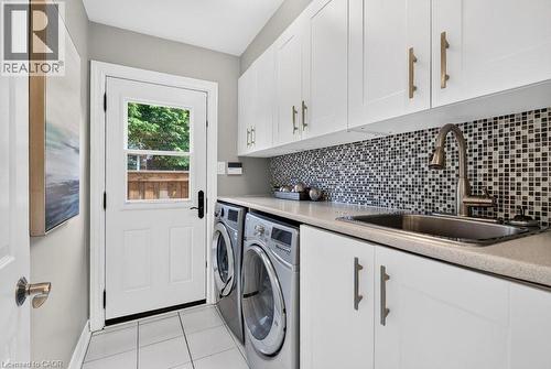 3334 Trelawny Circle, Mississauga, ON - Indoor Photo Showing Laundry Room