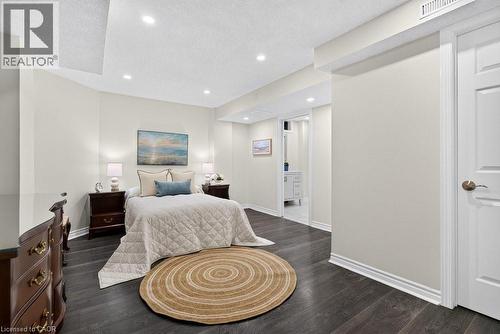 3334 Trelawny Circle, Mississauga, ON - Indoor Photo Showing Bedroom