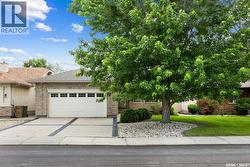 3054 Wascana GLEN  Regina, SK S4V 2L3