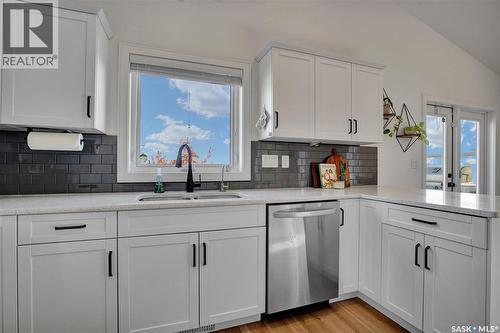 655 Kolynchuk Court, Saskatoon, SK 