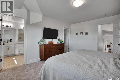 655 Kolynchuk Court, Saskatoon, SK 