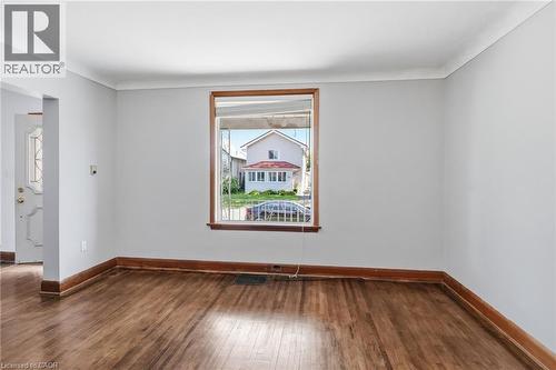 53 ALBERT Street Unit# Front , Welland, Ontario L3B 4L3 4