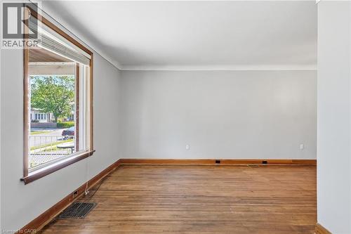 53 ALBERT Street Unit# Front , Welland, Ontario L3B 4L3 5