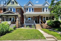 90 FERMANAGH AVENUE Toronto, ON M6R 1M2