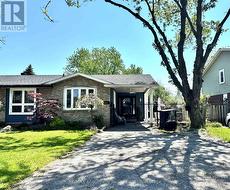 637 LOMOND CRESCENT  Burlington (Shoreacres), ON L7L 2N8