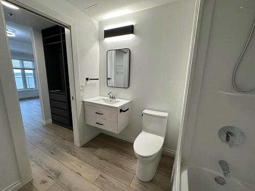 604 - 5 Bay Road, Kenora, ON - Indoor Photo Showing Bathroom
