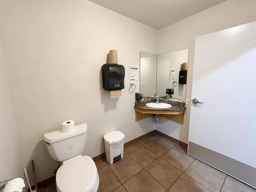 604 - 5 Bay Road, Kenora, ON - Indoor Photo Showing Bathroom