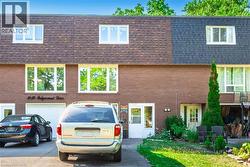 1021 FALGARWOOD Drive Oakville, ON L6H 1N7