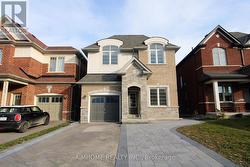 38 FOXBERRY ROAD East Gwillimbury, ON L9N 0P6