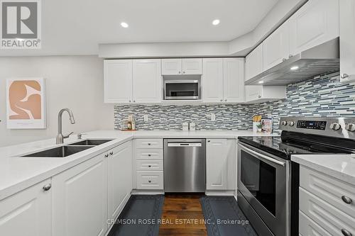 506 Pondview Place, Oakville, ON - Indoor Photo Showing Kitchen With Stainless Steel Kitchen With Double Sink With Upgraded Kitchen