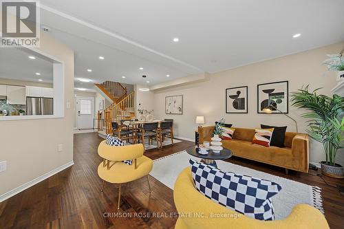 506 Pondview Place, Oakville, ON - Indoor Photo Showing Living Room