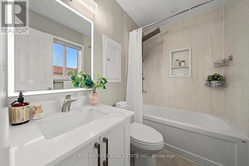 506 Pondview Place, Oakville, ON - Indoor Photo Showing Bathroom