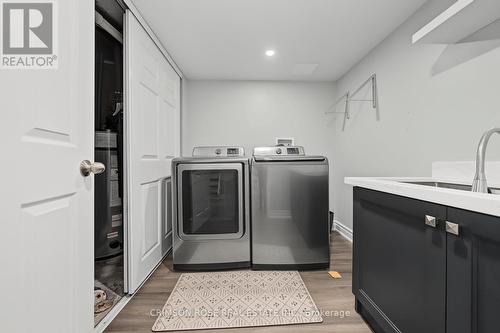 506 Pondview Place, Oakville, ON - Indoor Photo Showing Laundry Room