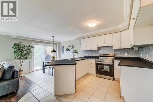 182 Kerwood Drive, Cambridge, ON - Indoor Photo Showing Kitchen