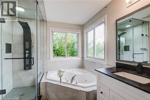 Primary ensuite - 182 Kerwood Drive, Cambridge, ON - Indoor Photo Showing Bathroom