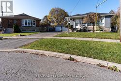 10 PASTRANO COURT Toronto, ON M1M 1X1