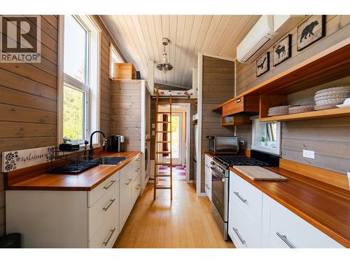 6736 3A Highway, Nelson, BC 