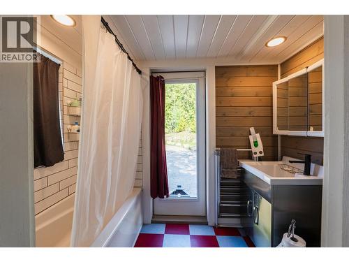 6736 3A Highway, Nelson, BC 