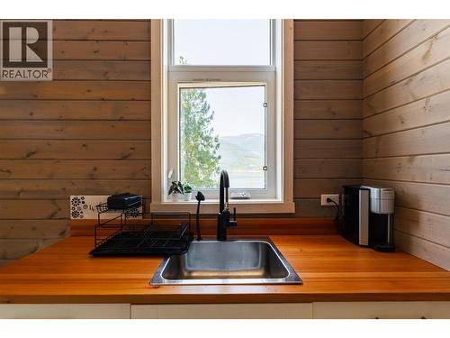 6736 3A Highway, Nelson, BC 