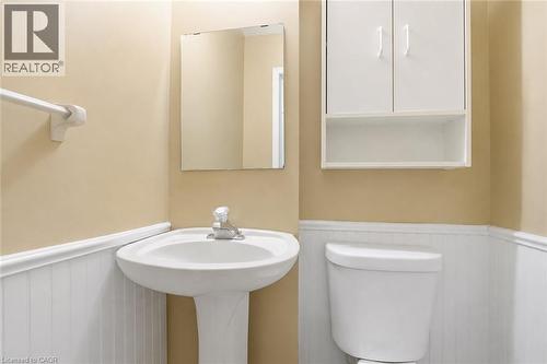 565 Rymal Road E Unit# 2, Hamilton, ON - Indoor Photo Showing Bathroom