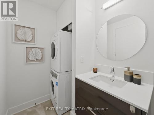 513 - 255 Bay Street, Ottawa, ON 