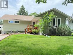 615 Windsor STREET Weyburn, SK S4H 0X1