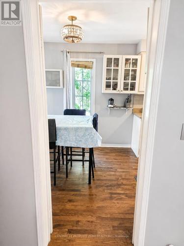 710 Stonebridge Avenue, Mississauga, ON 
