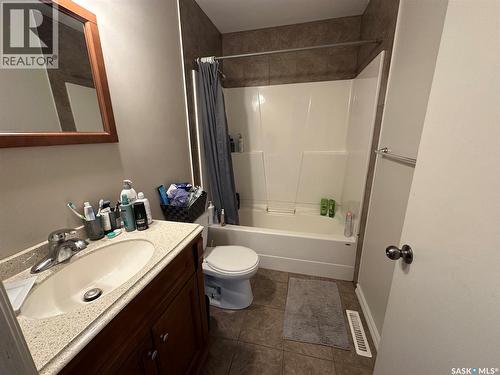 344 Young Street, Macoun, SK - Indoor Photo Showing Bathroom